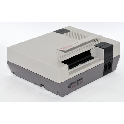 CONSOLA NINTENDO NES CON CAJA Y PISTOLA