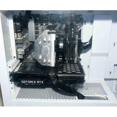 PC GAMING CON PANTALLA ASUS CASE / AMD RYZEN 7 5700X 3.6GHz / GEFORCE RTX 3060 TI